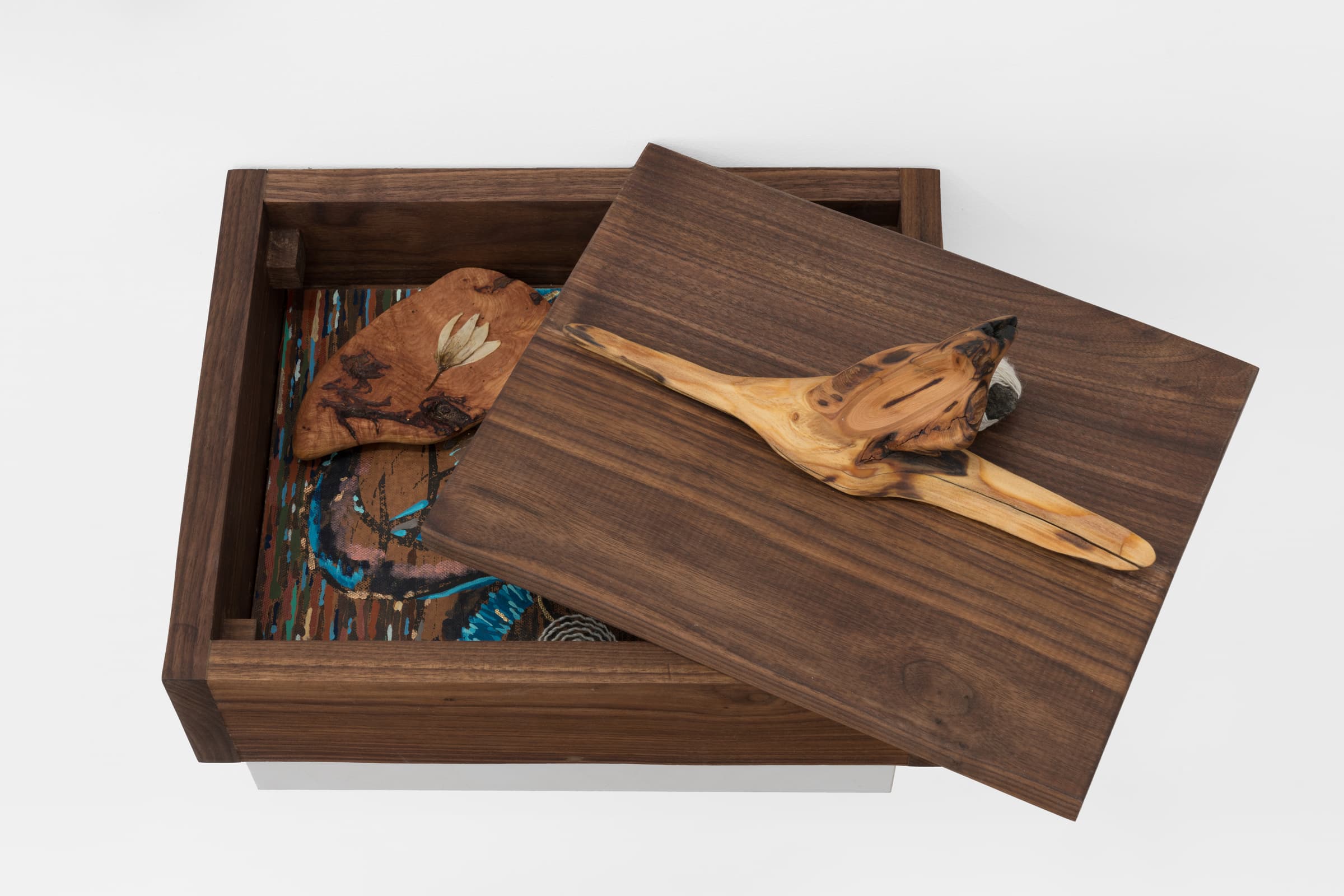 Iris Yirei Hu, Nesting